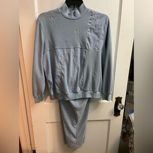 Alfred Dunner Light Blue Women’s 2pc set.